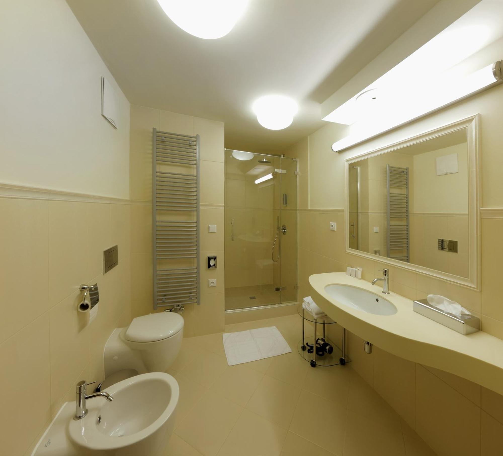 Esmarin Wellness Hotel Mníšek pod Brdy エクステリア 写真